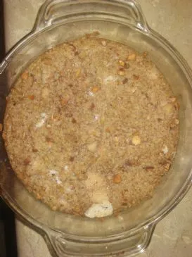 Gebackenes Haferflocken mit Birnen, Mandeln und Walnüssen