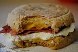 Speck-, Ei- und Käse-Muffins