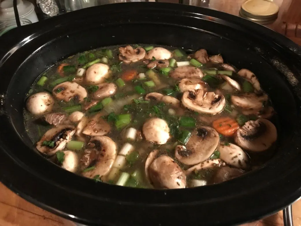 Rindfleisch-Gemüse-Graupensuppe