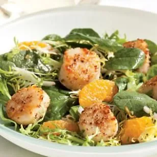 Warmer Spinat-Orangen-Scallop-Salat