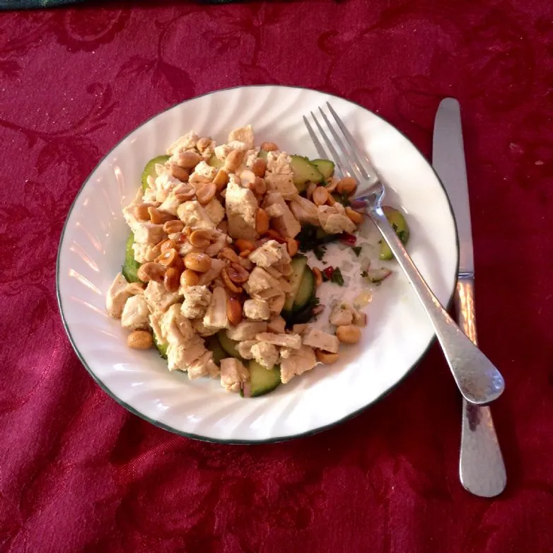 Hähnchen-Gurkensalat - Thai-Stil - für 2