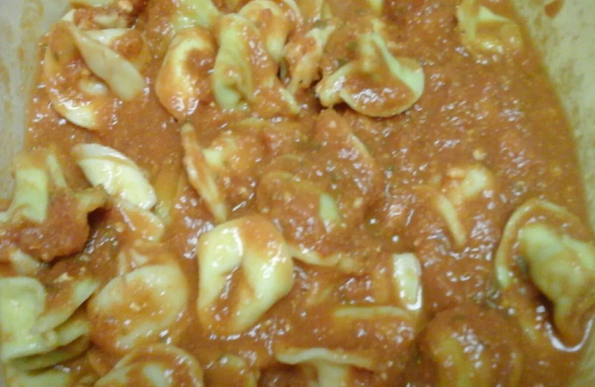 Cremige Tomaten-Tortellini-Suppe