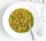 Indische Kichererbsen- und Gemüsesuppe