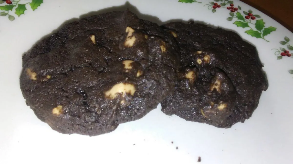 Kekse mit Meersalz-Karamell und Schokolade