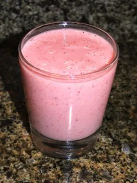 Frucht- und Grünpulver-Smoothie