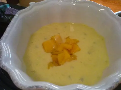 Gekühlte tropische Mangosuppe