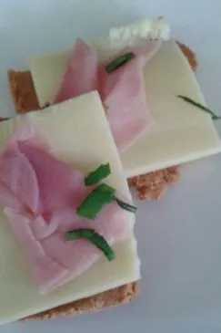 Sauerrahm- und Schnittlauch- Low-Carb-Cracker