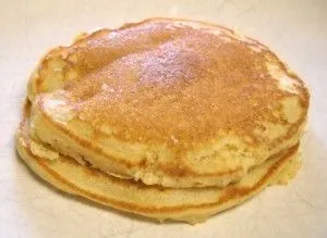 Orangen-Maismehl-Pfannkuchen