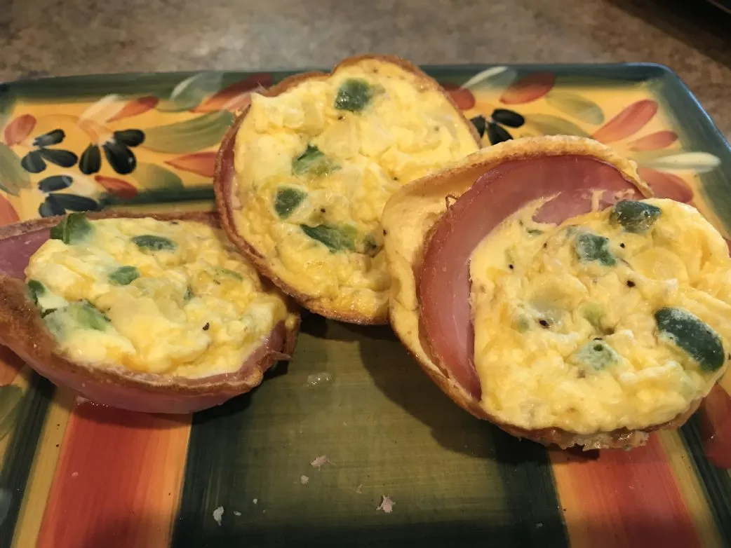 Schinken- und Eierbecher