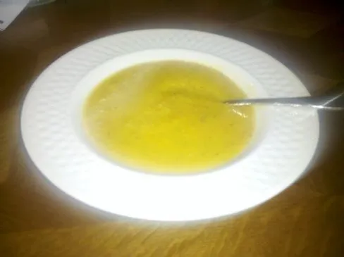 Süßkartoffel-, Chili- und Limettensuppe