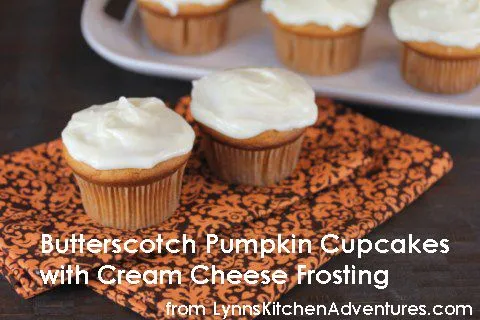 Butterscotch-Kürbis-Cupcakes mit Frischkäse-Frosting