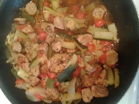 Wurst und Zucchini Pfanne