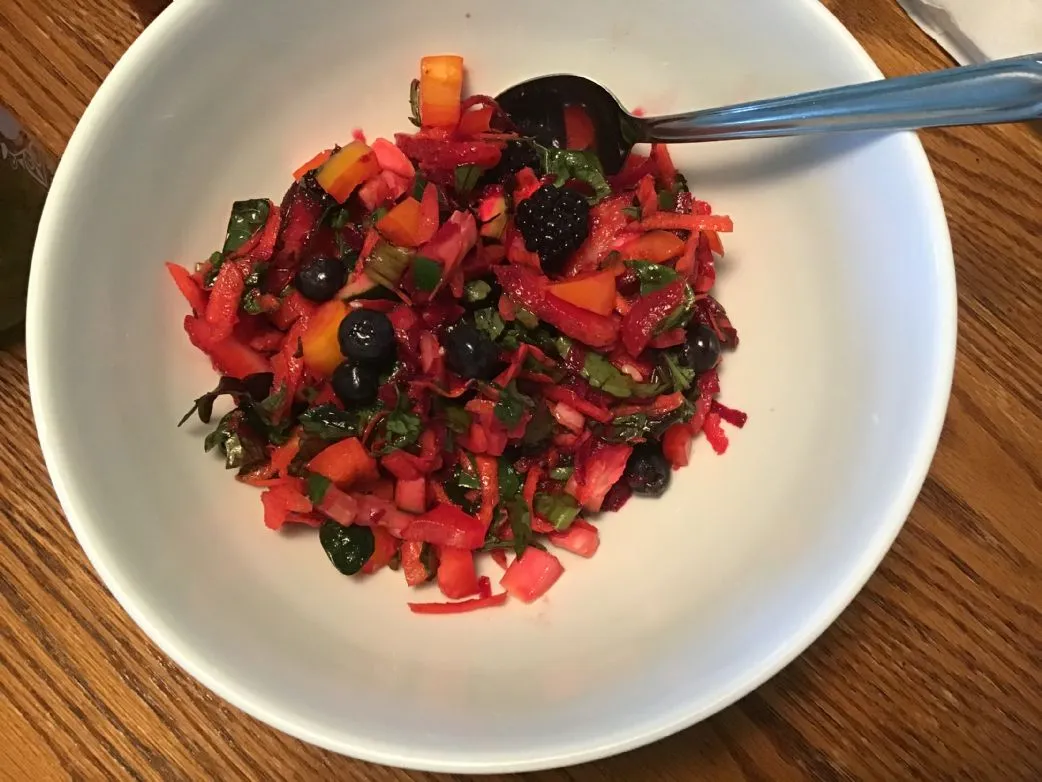 Regenbogen-Gemüsesalat