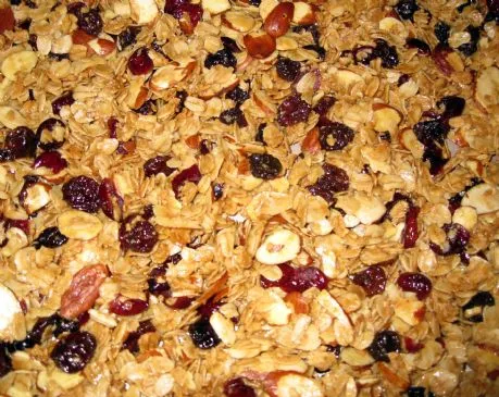 Mandel- und Frucht-Vanille-Granola