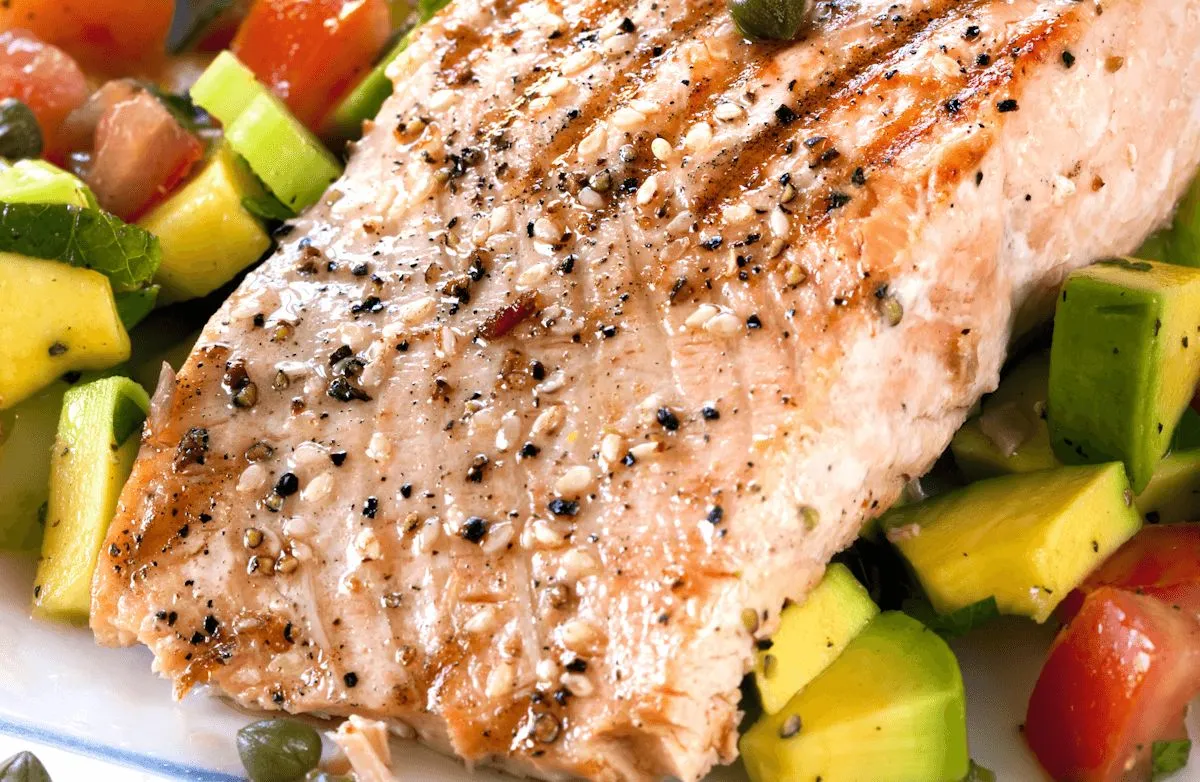 Lachs mit Sommer-Tomaten-Salsa