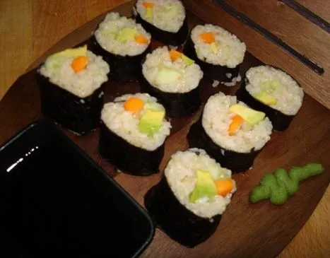Maris vegane Sushi-Rolle mit braunem Reis