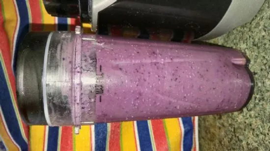 Lynettes Beeren-Mandel-Smoothie