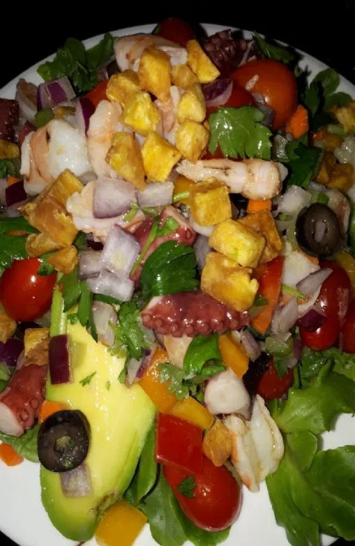 Garnelen- und Oktopussalat