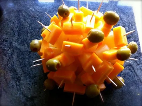 Kiwi-Party-Spieße mit Ananas und Käse