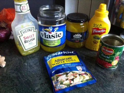 Schmackhafte Thunfisch-Beet-Salat