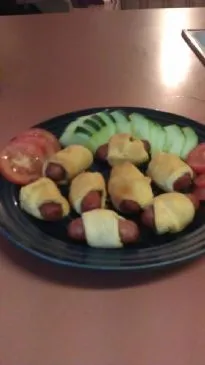 Kleine Würstchen im Teig