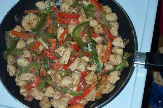 Würzige Zitronen-Limetten-Hähnchen-Fajita-Füllung
