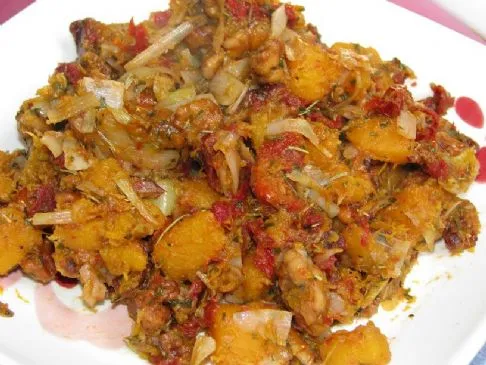 Butternusskürbis mit Walnüssen, getrockneten Tomaten & Lauch