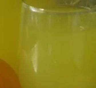 Orangenschalen-Getränk