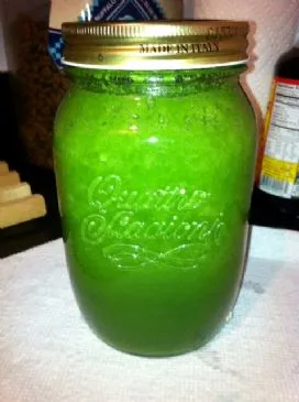 Leuchtender Grüner Smoothie