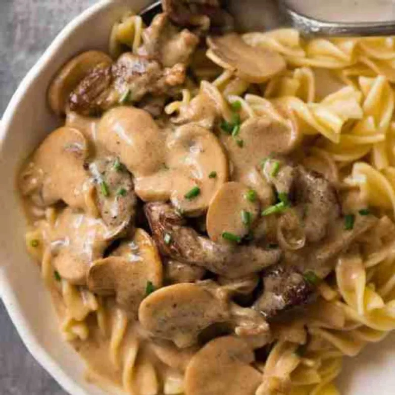 Rindfleisch Stroganoff