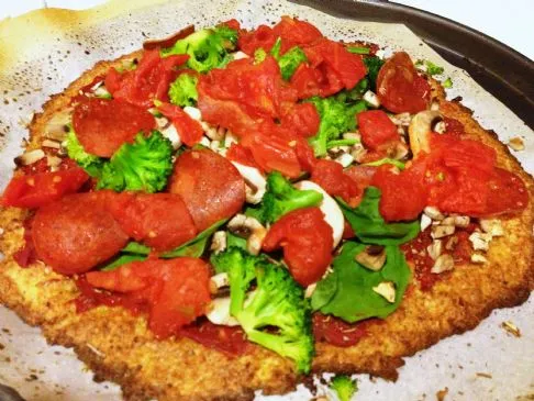 Blumenkohl-Pizza mit Paleo-Teig