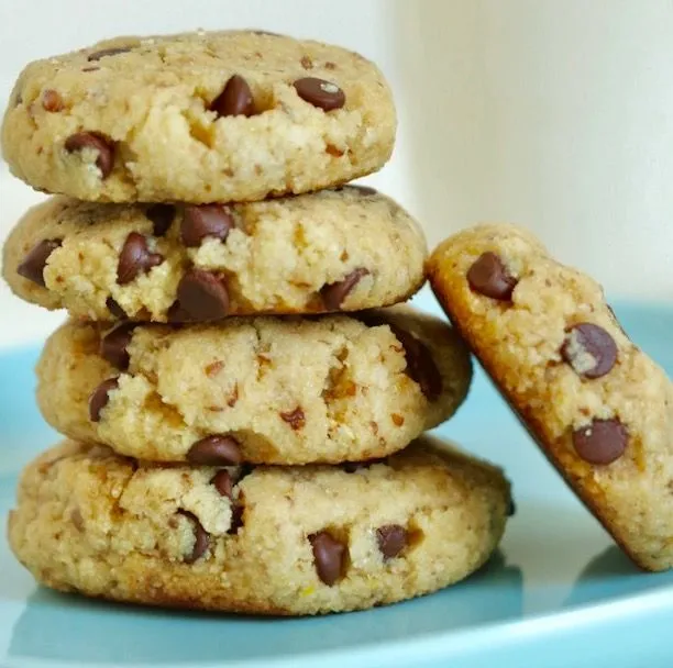 Getreide-/Mehlfreie, zuckerarme Schokoladenstückchen-Macadamia-Kekse