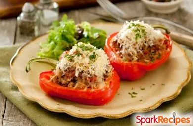 Gefüllte Paprika mit zerrissenem Schweinefleisch