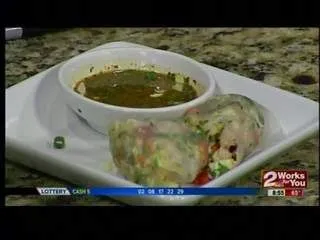 Vietnamesische Hühnersalatrollen mit Ingwer-Limetten-Dip-Sauce