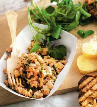 Frisches & Räucherlachs-Tatar mit Dill & Kapern