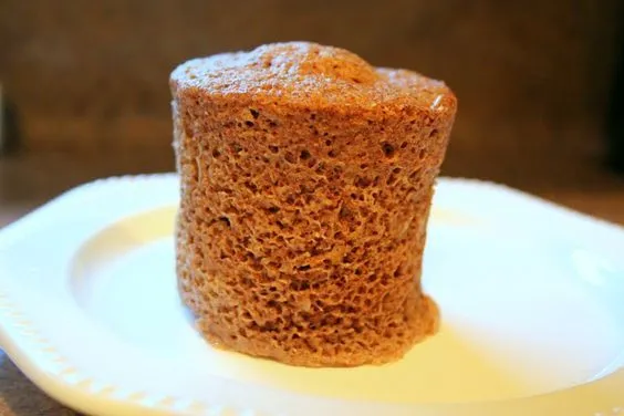 Kürbis-Muffin in einer Tasse