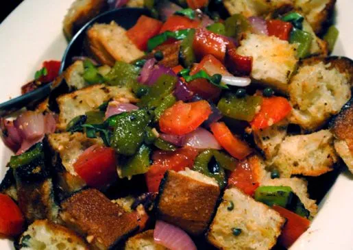 Gegrillter Panzanella-Salat