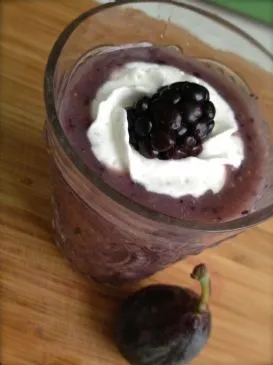 Bananen-Beeren-Feigen-Smoothie