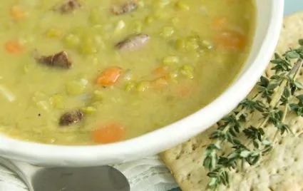Slow-Cooker Erbsen- und Schinkensuppe