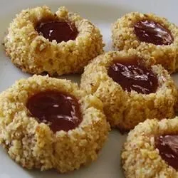 Daumenabdruckkekse mit Marmelade