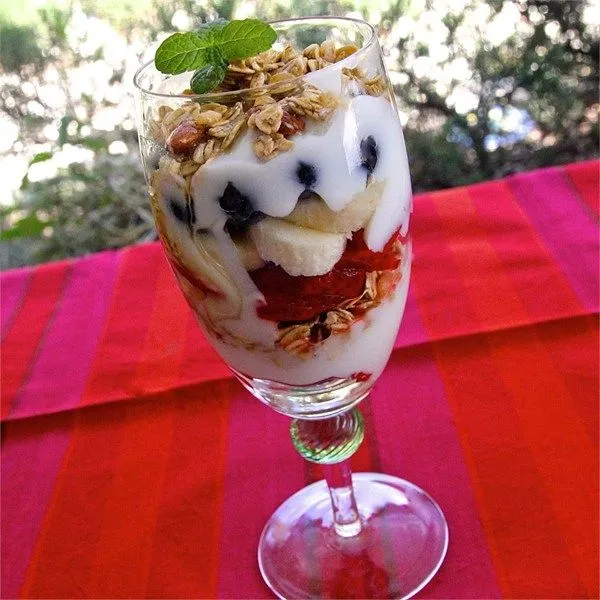 Einfache Frühstücke - Joghurt-Parfait (284 kcal)