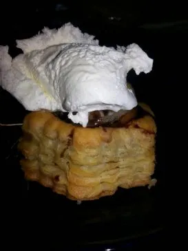 Bananen-Erdnussbutter-Blätterteigschalen