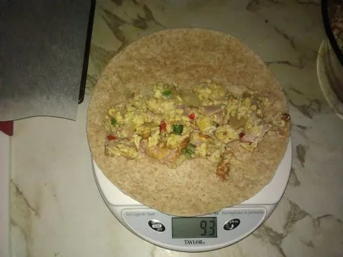 Eier, Schinken & Käse Frühstücks-Tortilla-Wrap