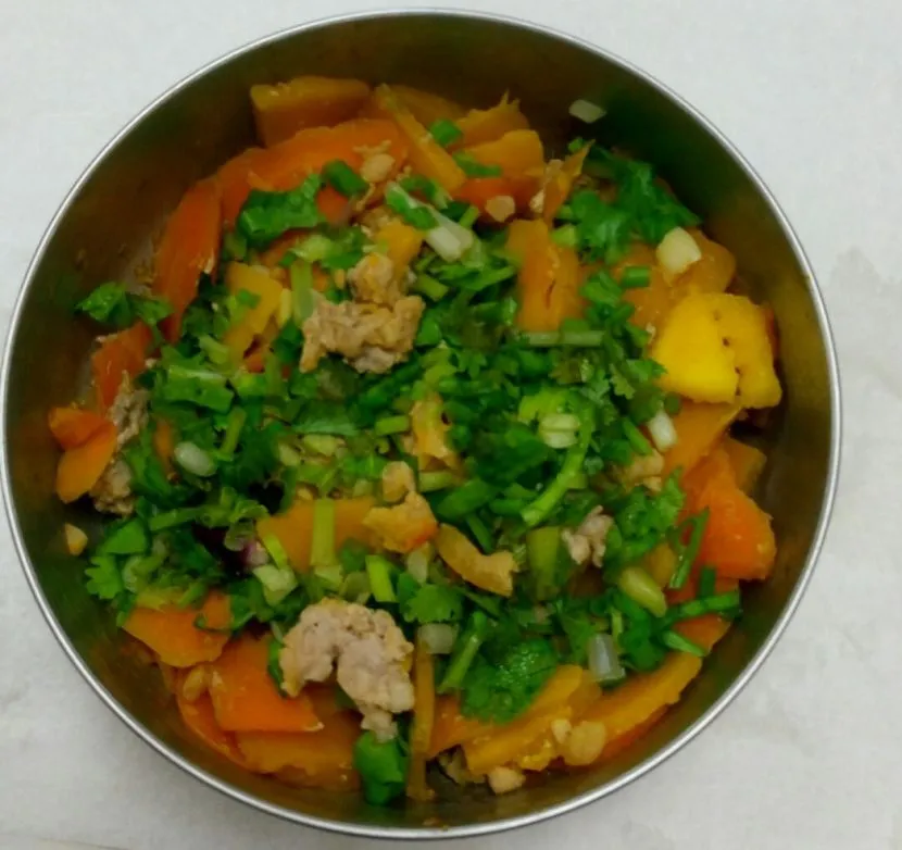 Gedämpfter Kürbis mit Karotten