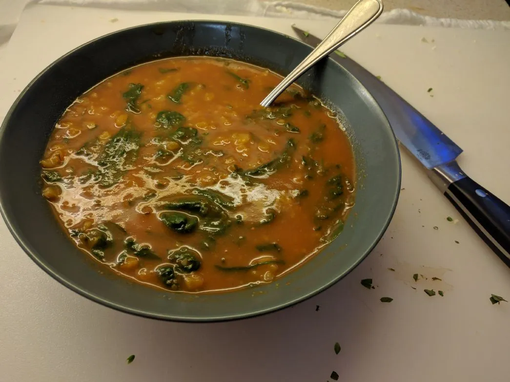Geröstete Gemüse- und Blumenkohlsuppe
