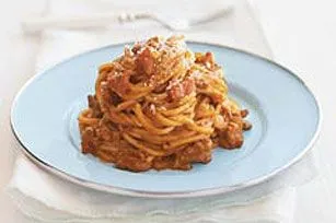Spaghetti mit würziger Bolognese