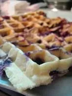 Jiffy Heidelbeer-Pfannkuchen oder Waffeln