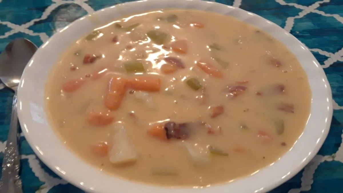 Kartoffelsuppe mit Speck