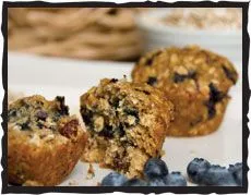 Heidelbeer-Cranberry-Agave-Granola-Muffins