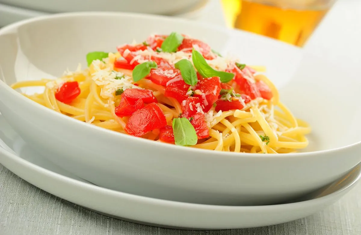 Linguine mit frischen Tomaten